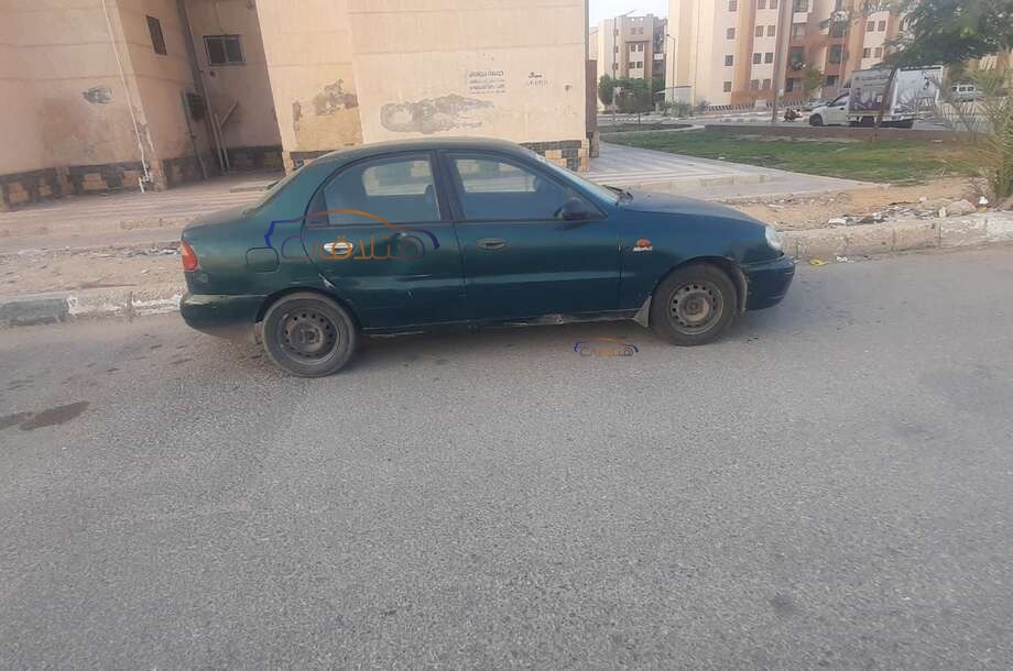 Lanos Daewoo اخضر غامق