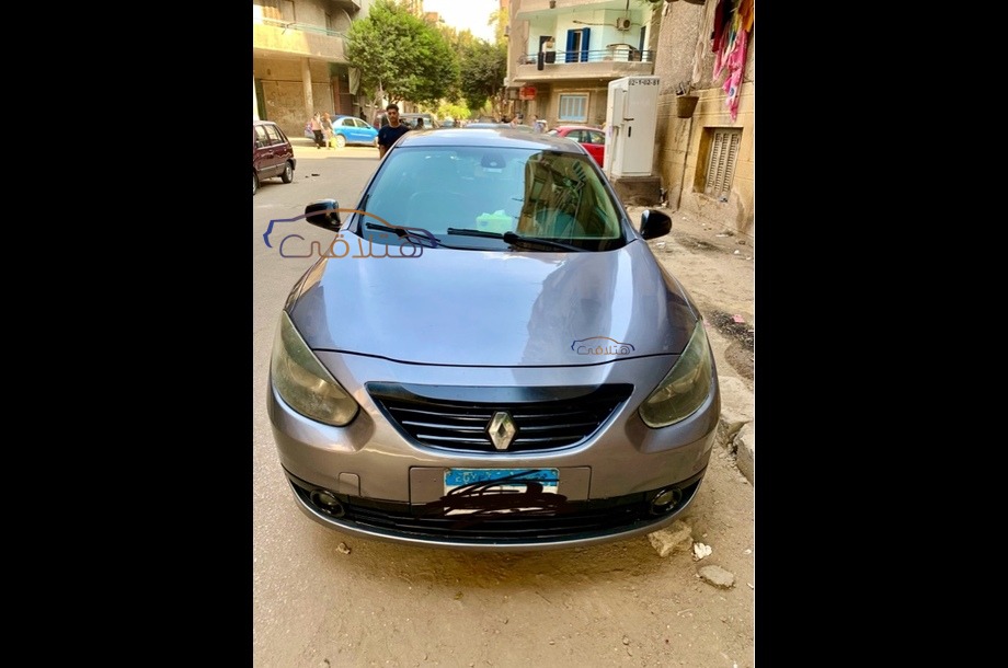 Fluence Renault فضي