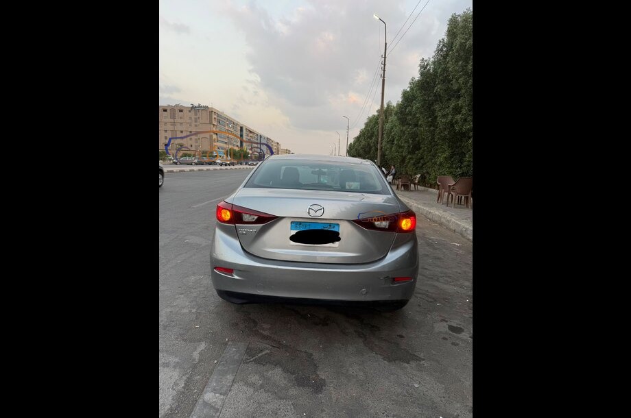 Mazda 3 Mazda فضي