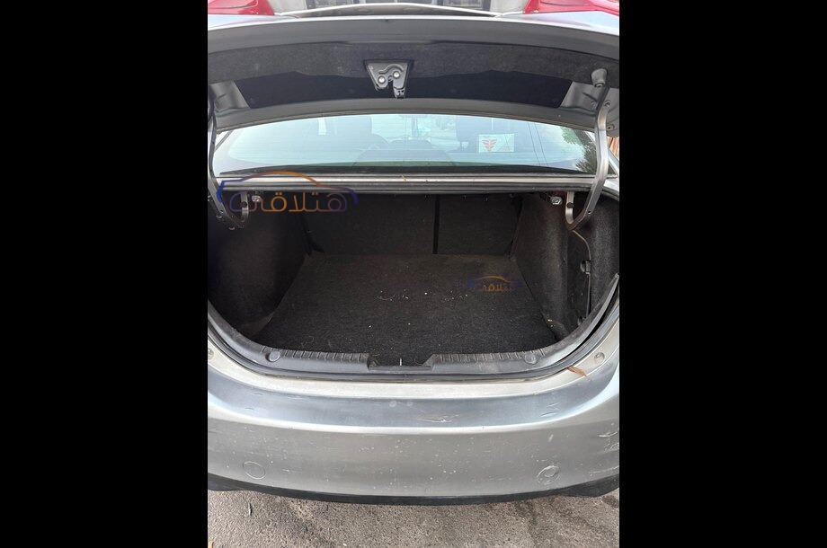 Mazda 3 Mazda فضي