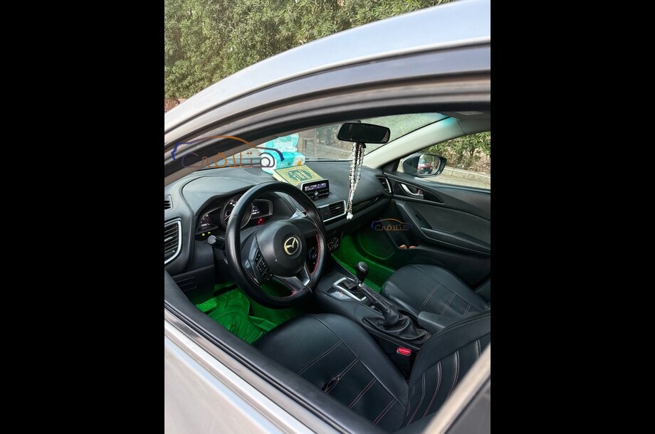 Mazda 3 Mazda فضي