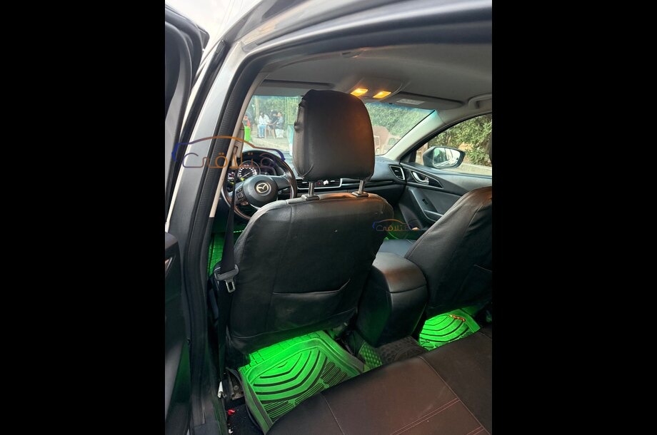 Mazda 3 Mazda فضي