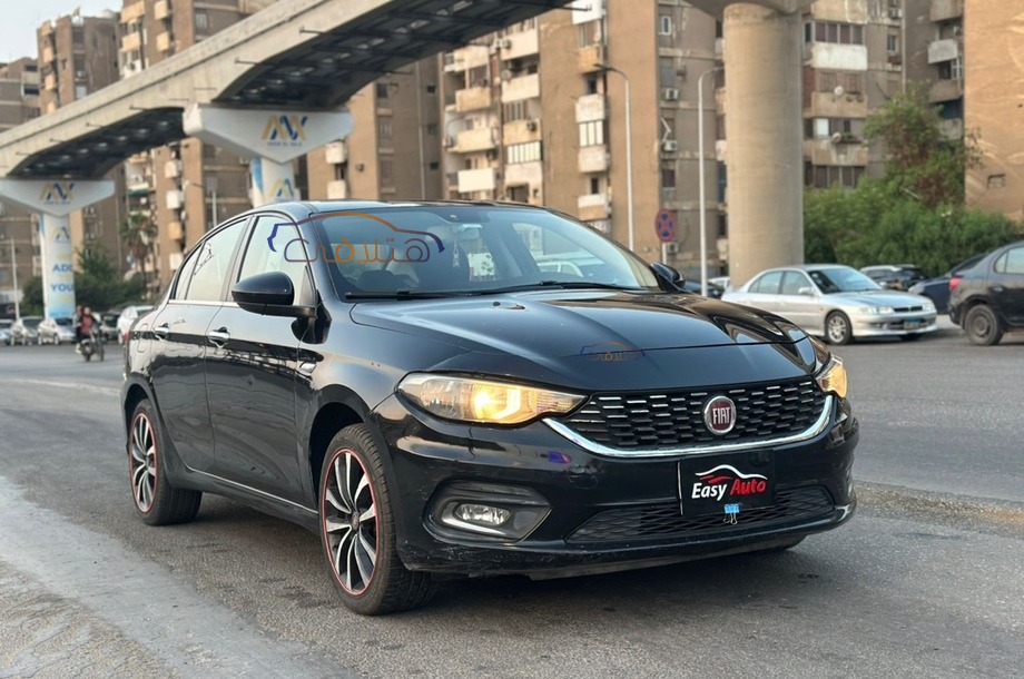Tipo Fiat أسود
