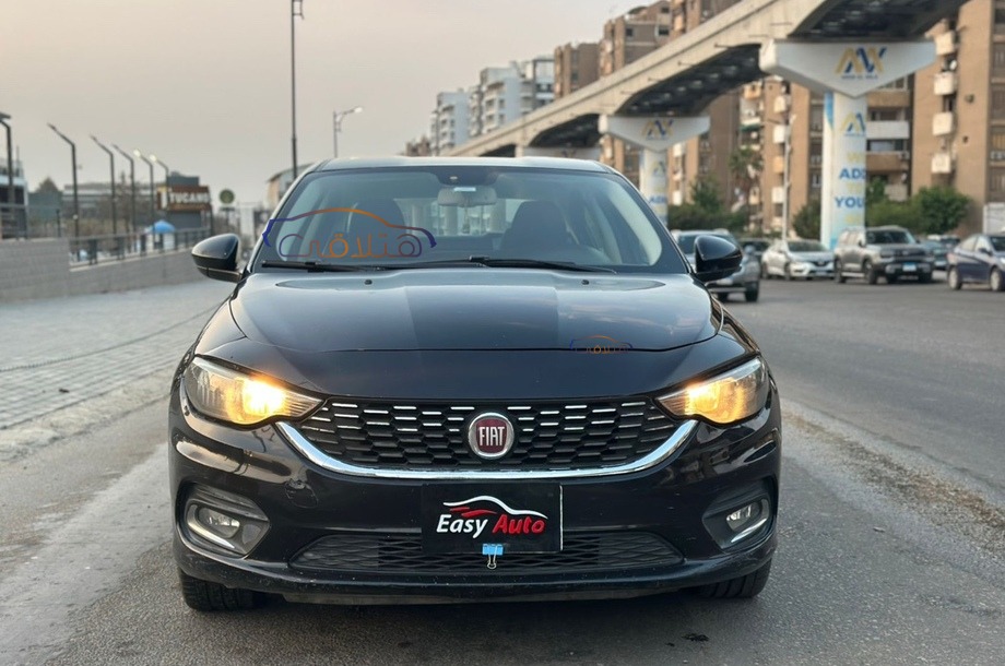Tipo Fiat أسود