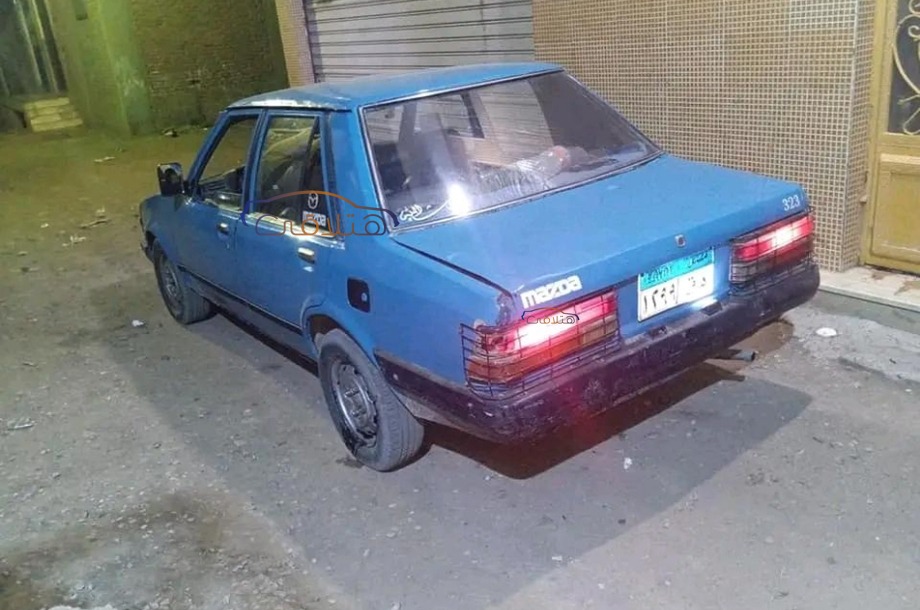 323 Mazda أزرق