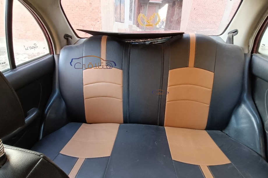 Accent Hyundai احمر غامق