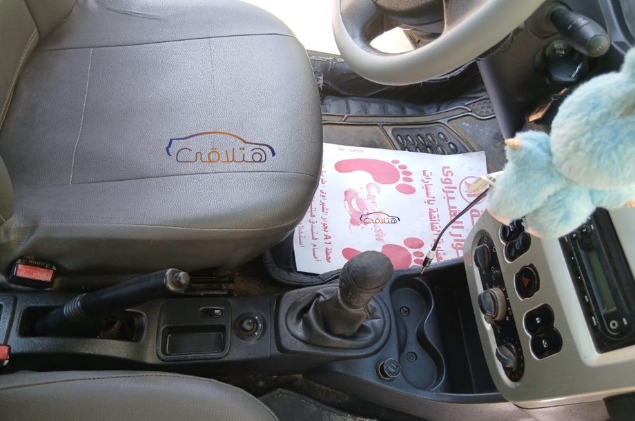 Logan Renault رمادي