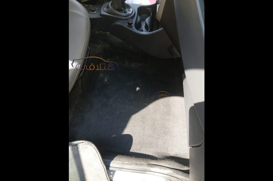 Logan Renault رمادي