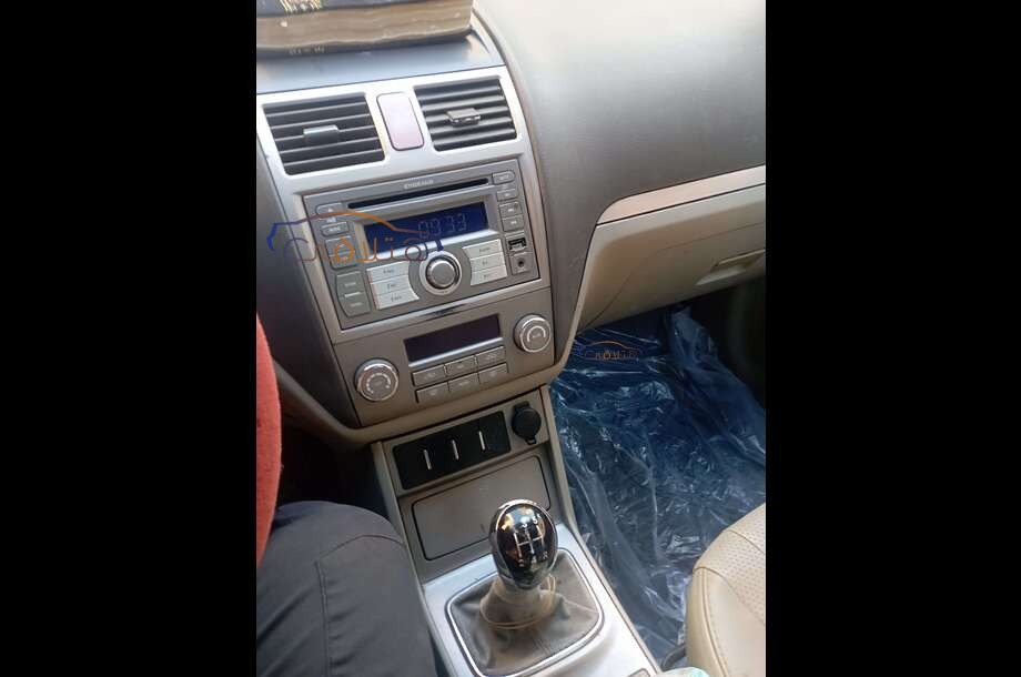 Emgrand 7 Geely فضي