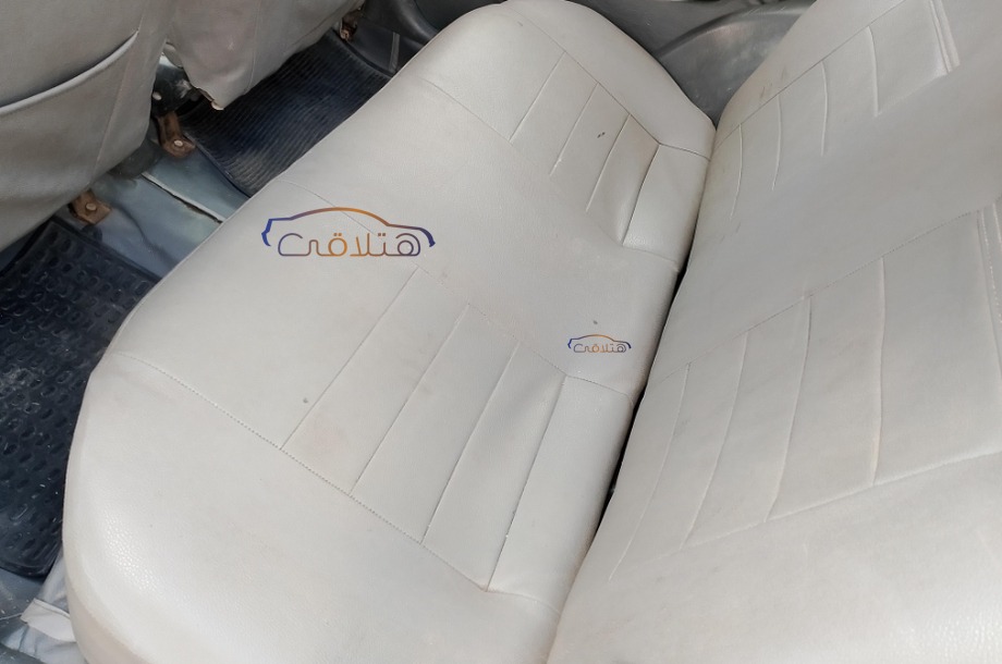 Accent Hyundai Dark green