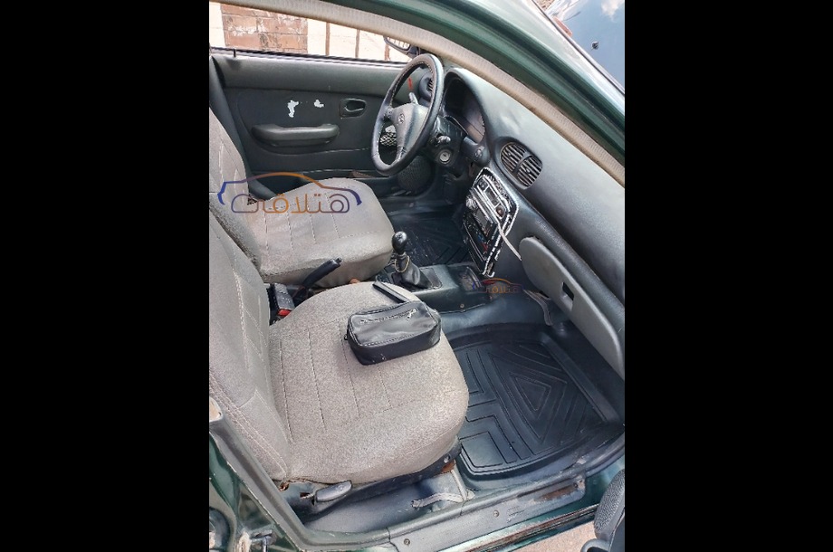 Accent Hyundai Dark green