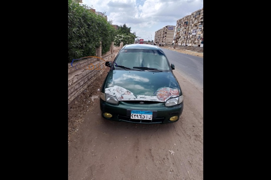 Accent Hyundai Dark green