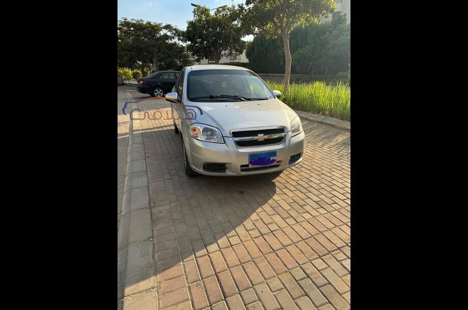 Aveo Chevrolet فضي