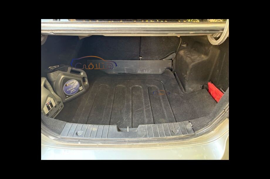 Aveo Chevrolet فضي