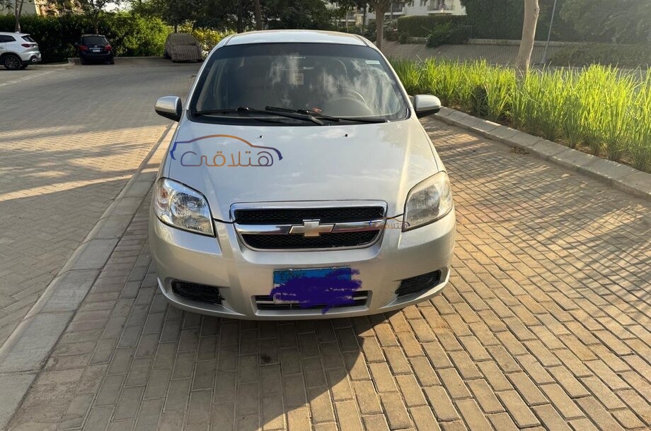 Aveo Chevrolet فضي