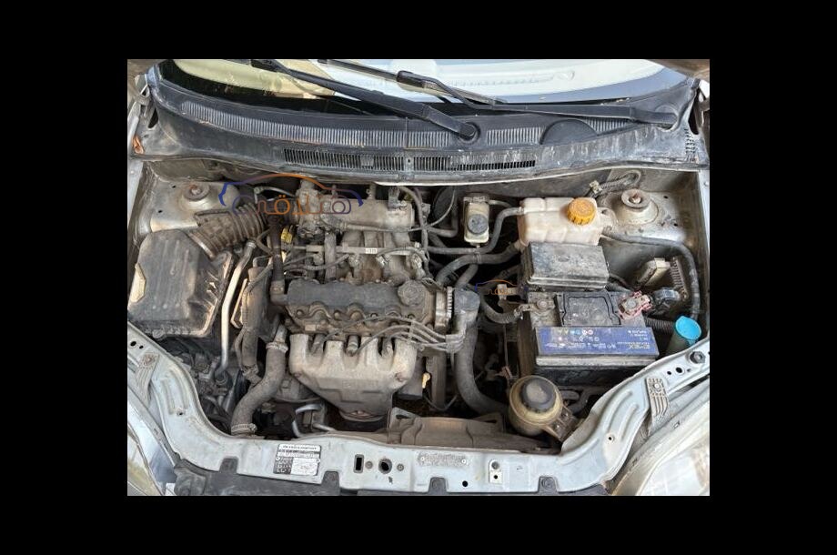 Aveo Chevrolet فضي