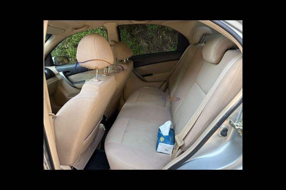 Aveo Chevrolet فضي