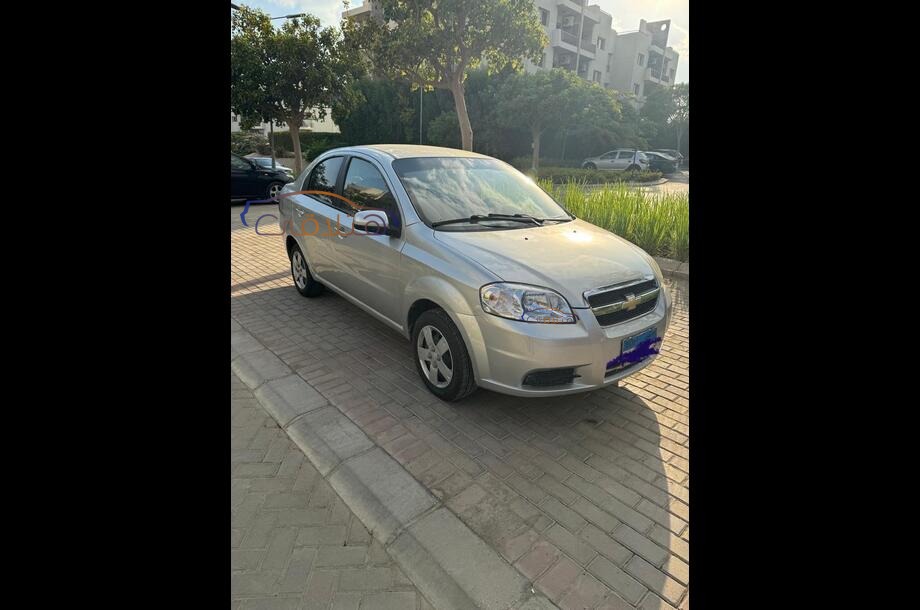Aveo Chevrolet فضي
