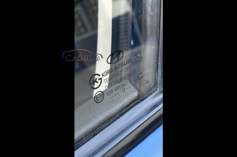 Avante Hyundai أزرق