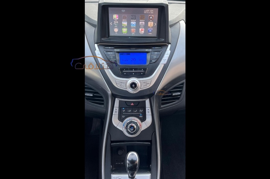 Avante Hyundai أزرق