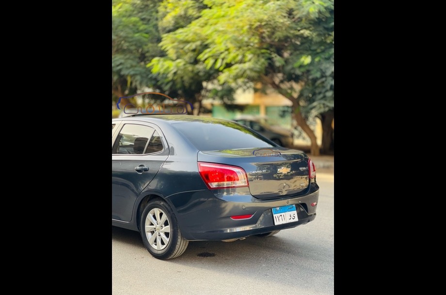 Optra Chevrolet الأزرق الداكن