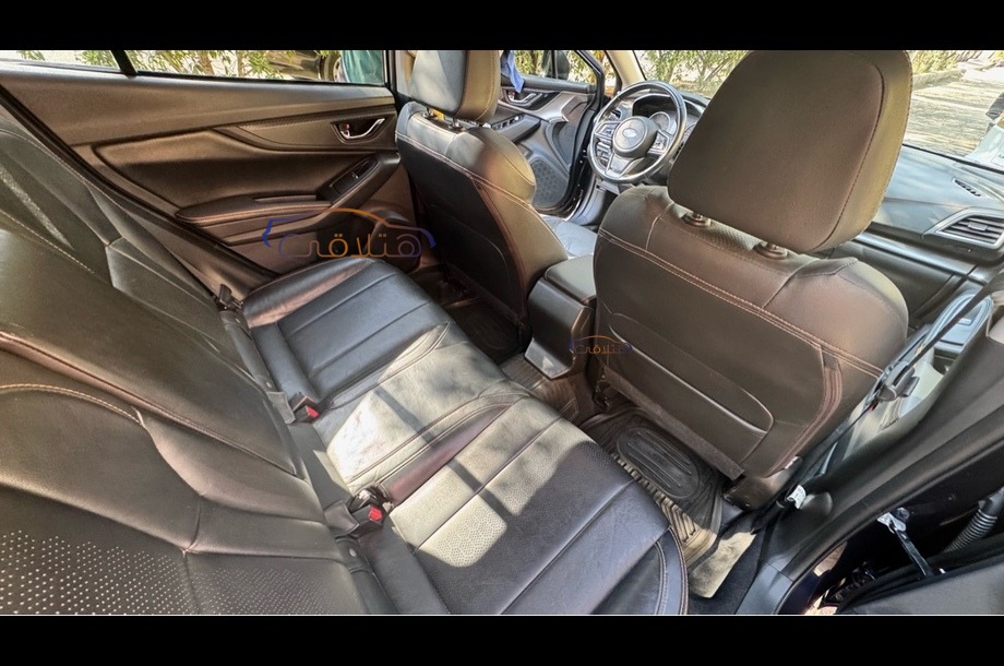 XV Subaru الأزرق الداكن