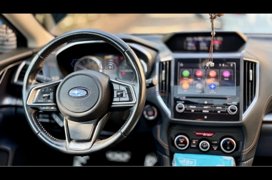 XV Subaru الأزرق الداكن