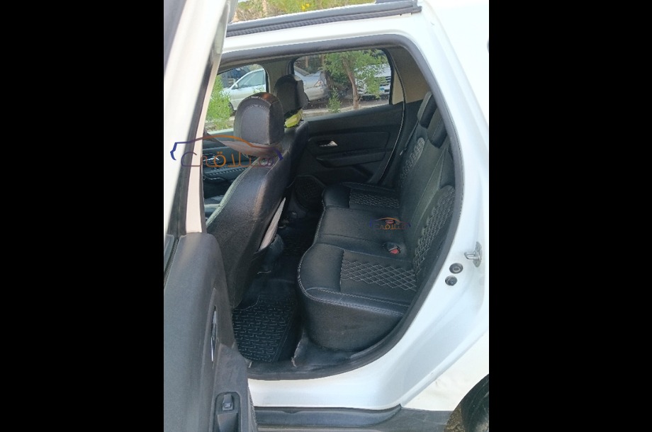 Duster Renault أبيض