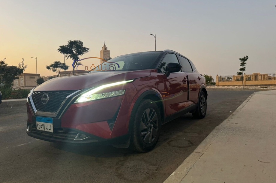 Qashqai Nissan Dark red
