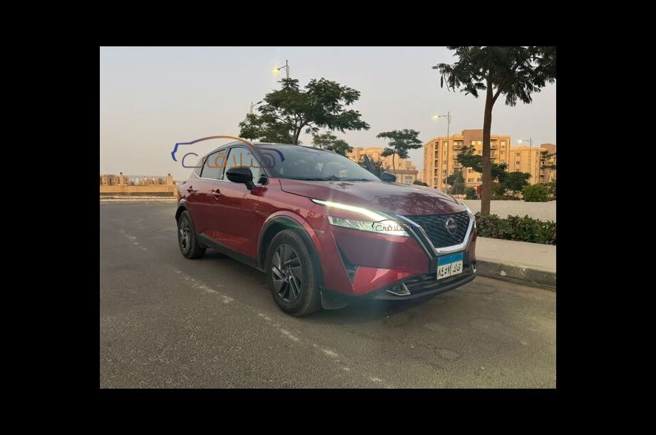 Qashqai Nissan Dark red