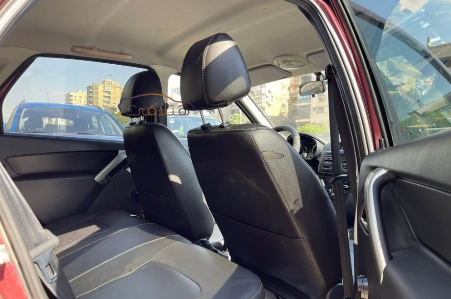 Granta Lada احمر غامق