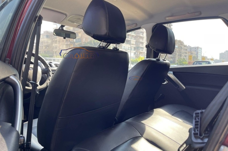 Granta Lada احمر غامق