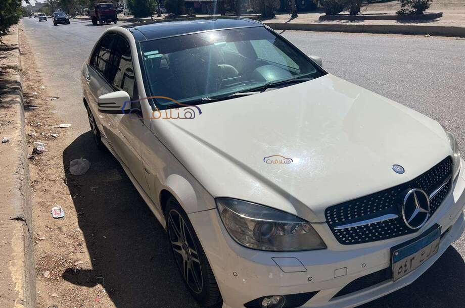 C 180 Mercedes أبيض