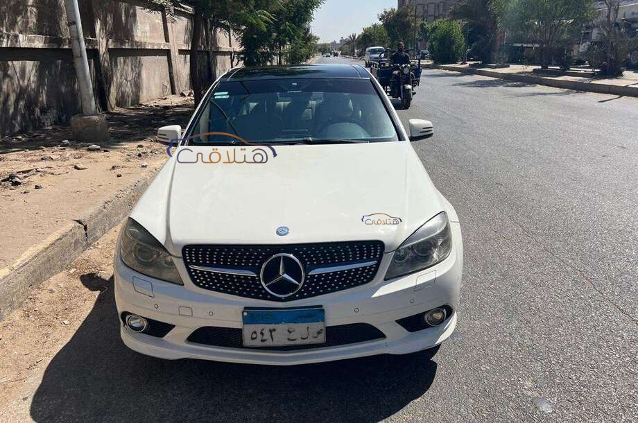 C 180 Mercedes أبيض