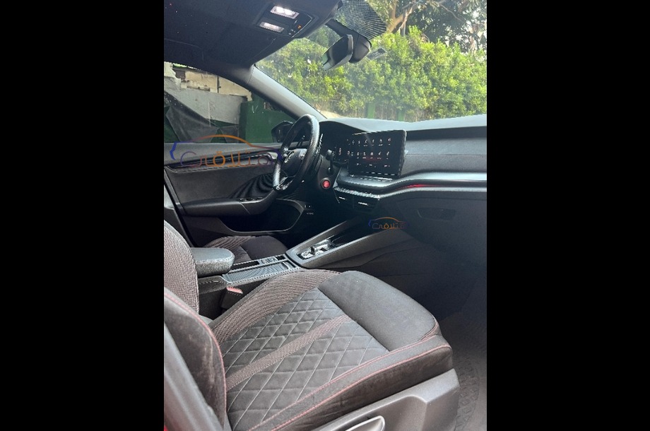 Octavia RS Skoda احمر