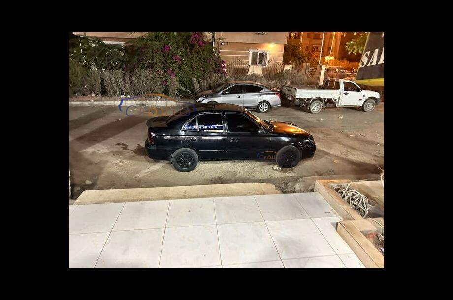Verna Hyundai أسود