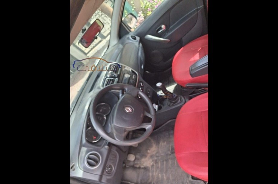 Logan Renault أزرق