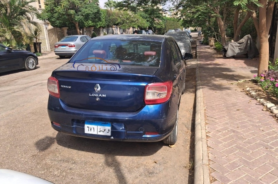 Logan Renault أزرق