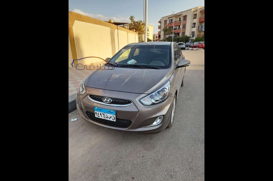 Accent RB Hyundai برونزي