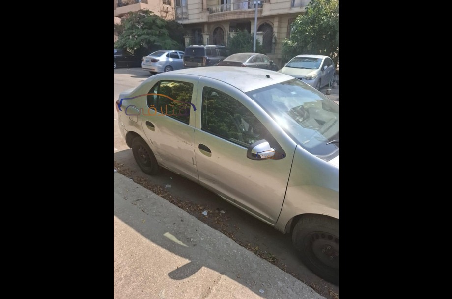 Logan Renault فضي