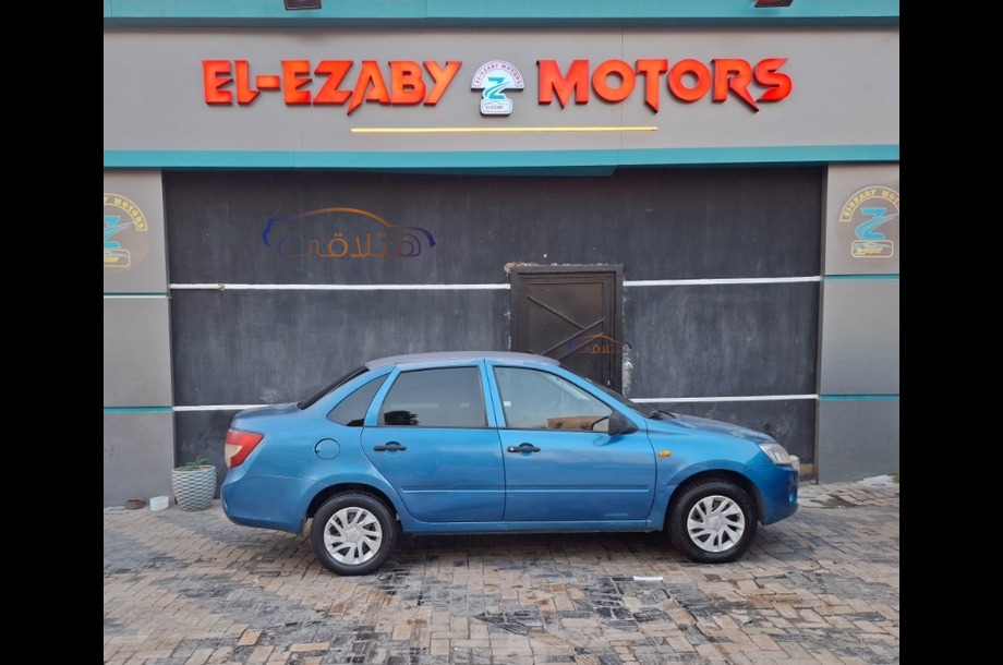 Granta Lada أزرق