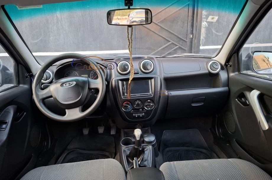 Granta Lada أزرق