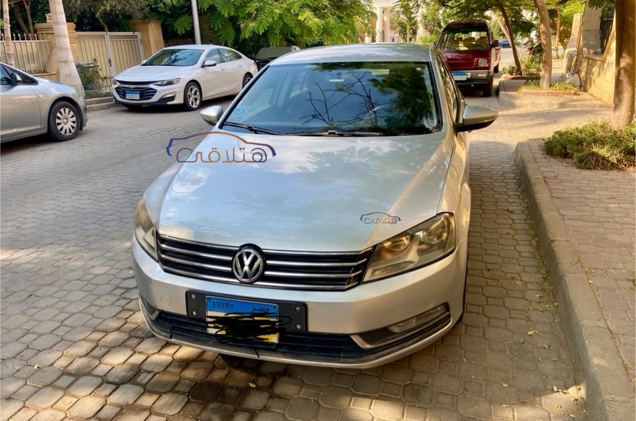 Passat Volkswagen فضي