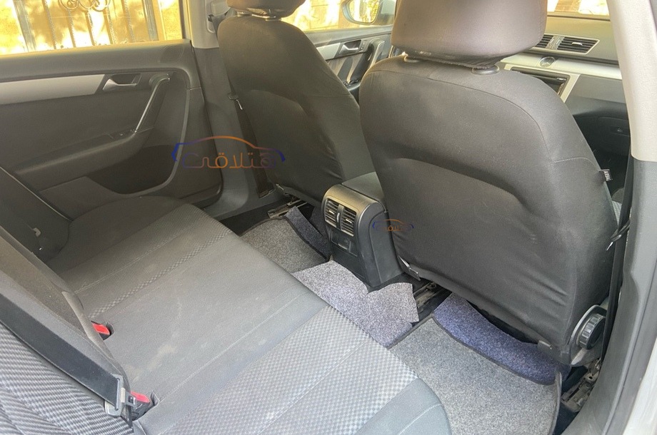 Passat Volkswagen فضي