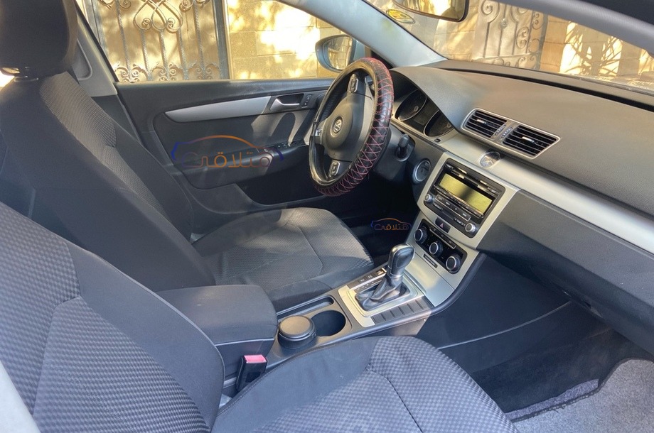 Passat Volkswagen فضي