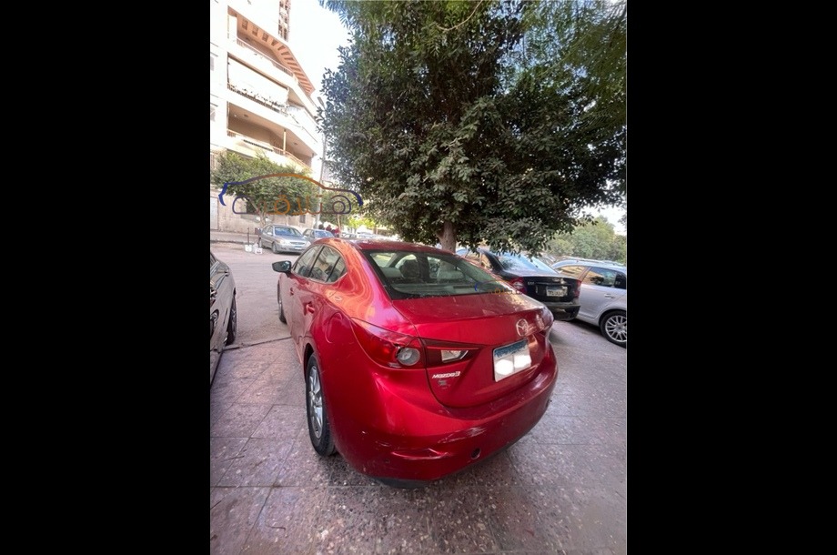 Mazda 3 Mazda احمر