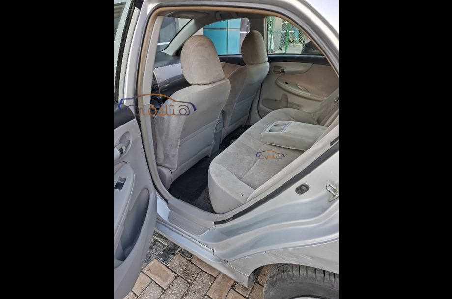 Corolla Toyota فضي