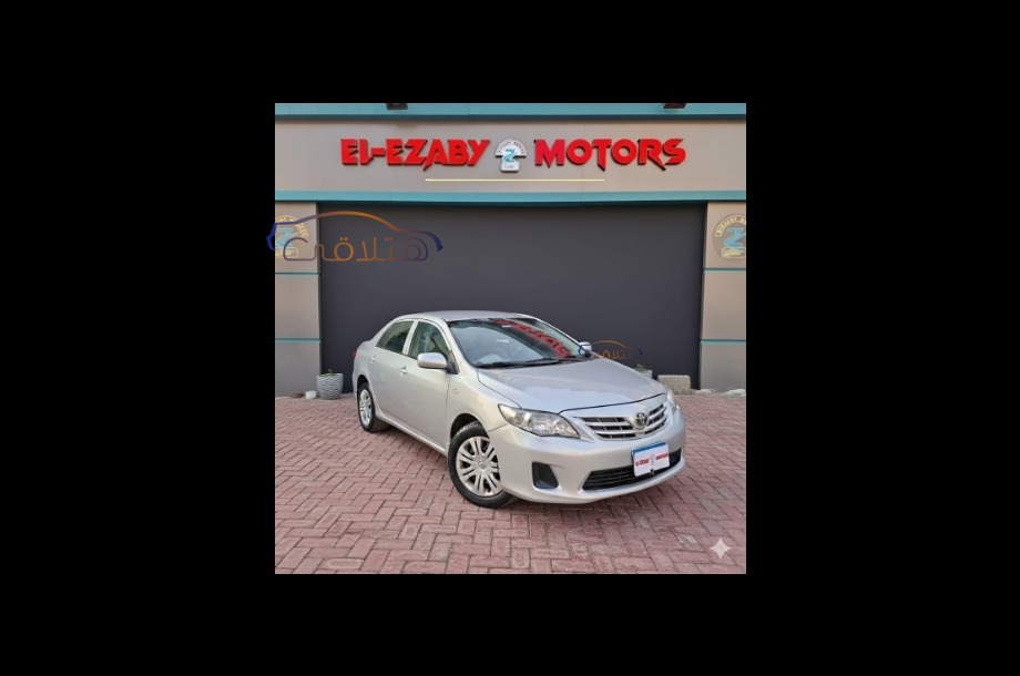 Corolla Toyota فضي