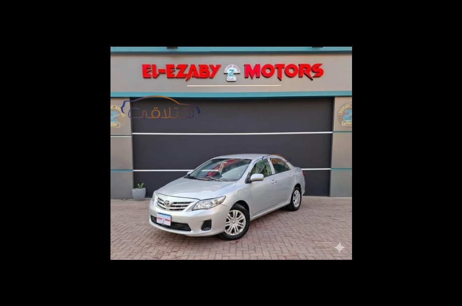 Corolla Toyota فضي