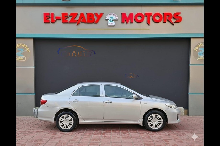 Corolla Toyota فضي